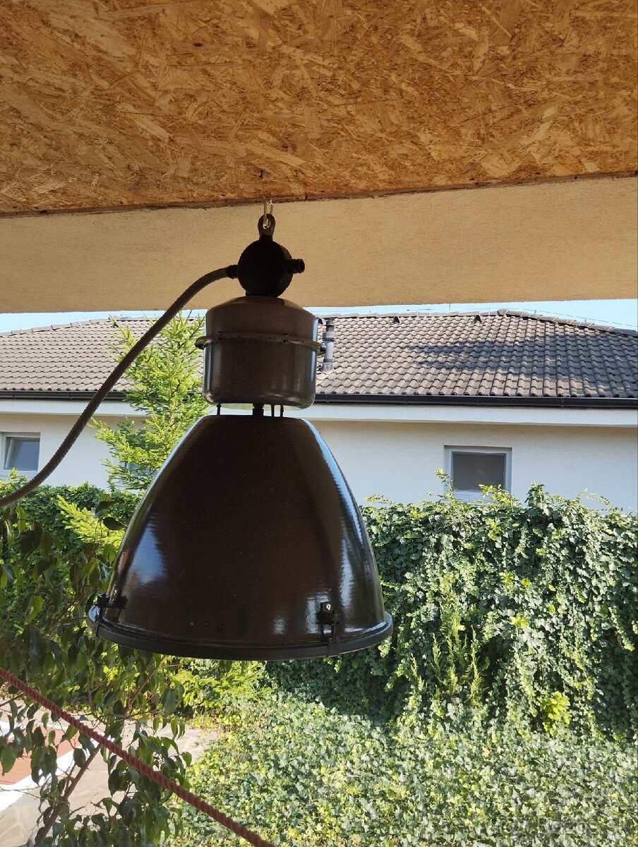 Predam: Priemyselne svietidlo , vyrobene pred rokom 89 - 3