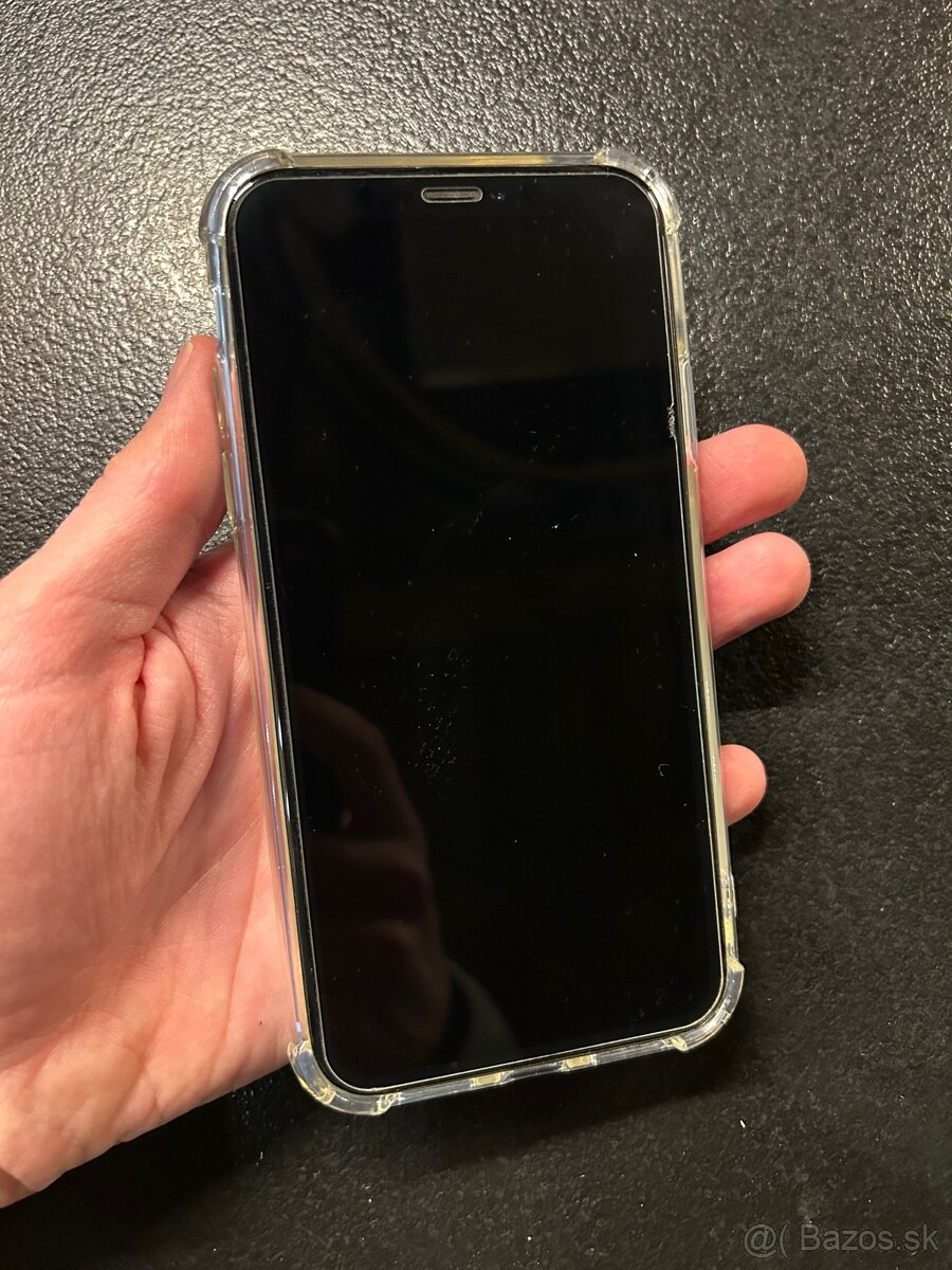 iPhone XR - 3