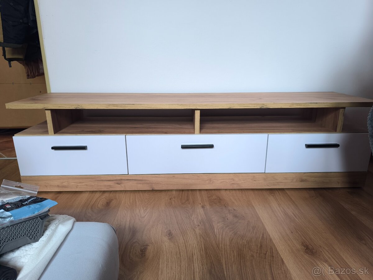 Tv stolík - 3