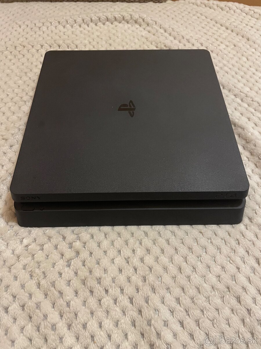 PS4 slim 1TB +2 ovladace+ 8 hier - 3