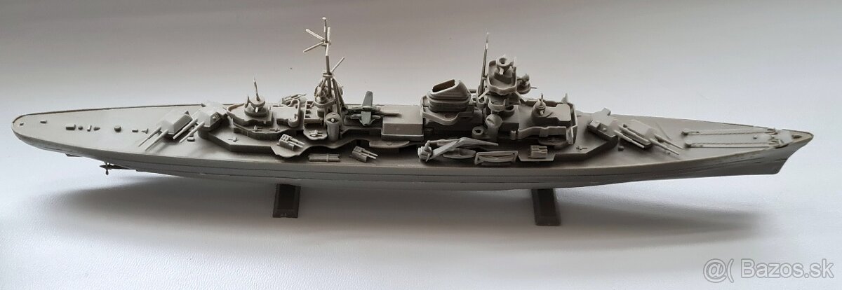 plastikove modely lode zostavene - 3