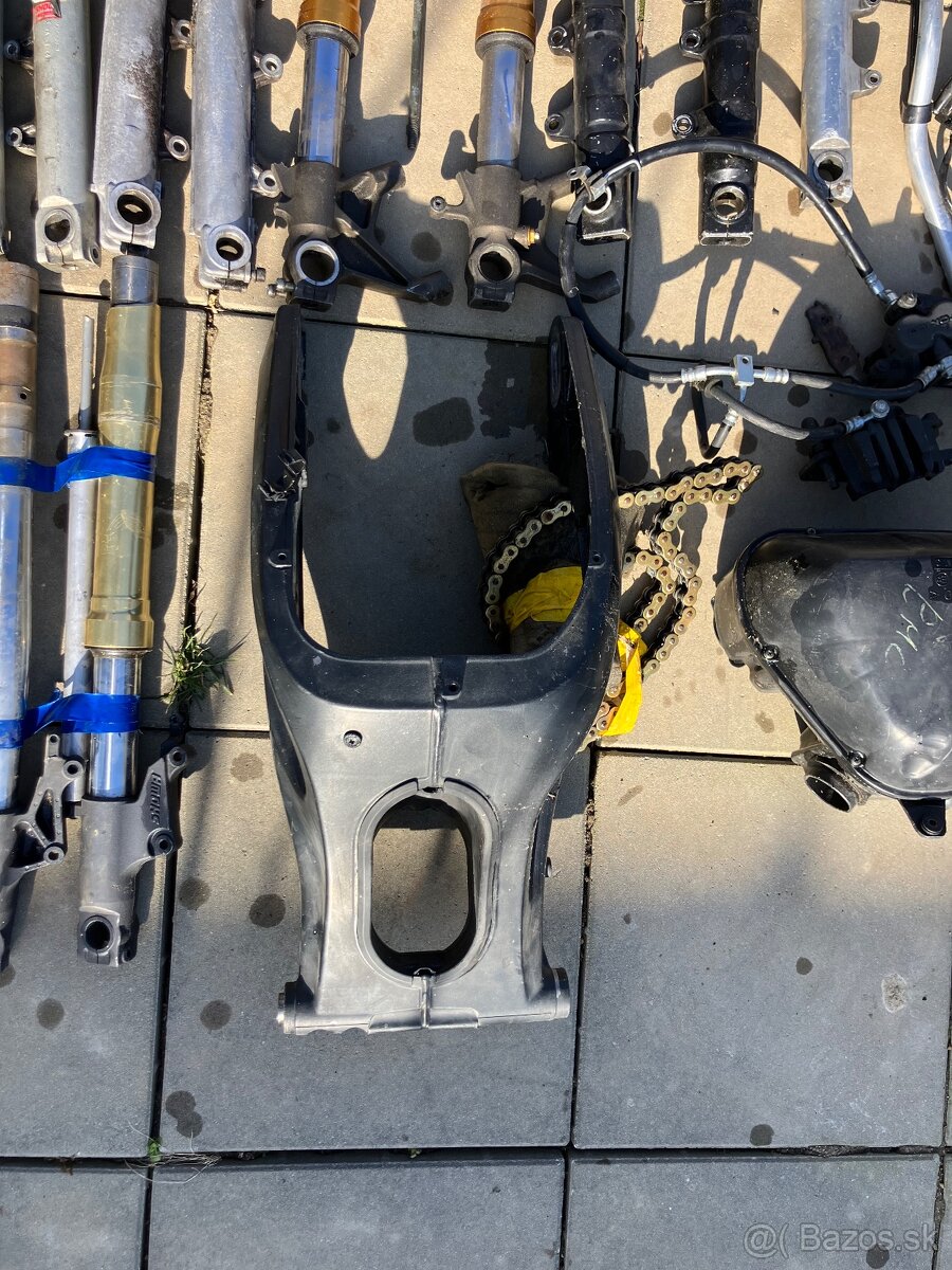 Spodky predných - 3