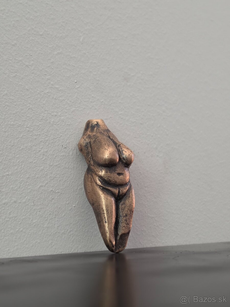 Bronzová moravianska venuša - 3