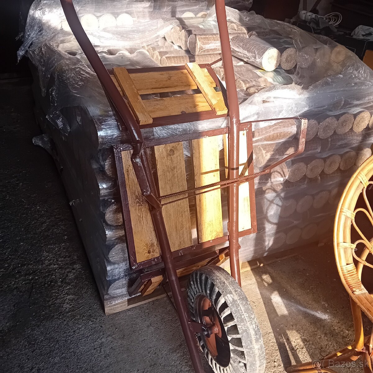 Vozík na drevo , brikety - 3