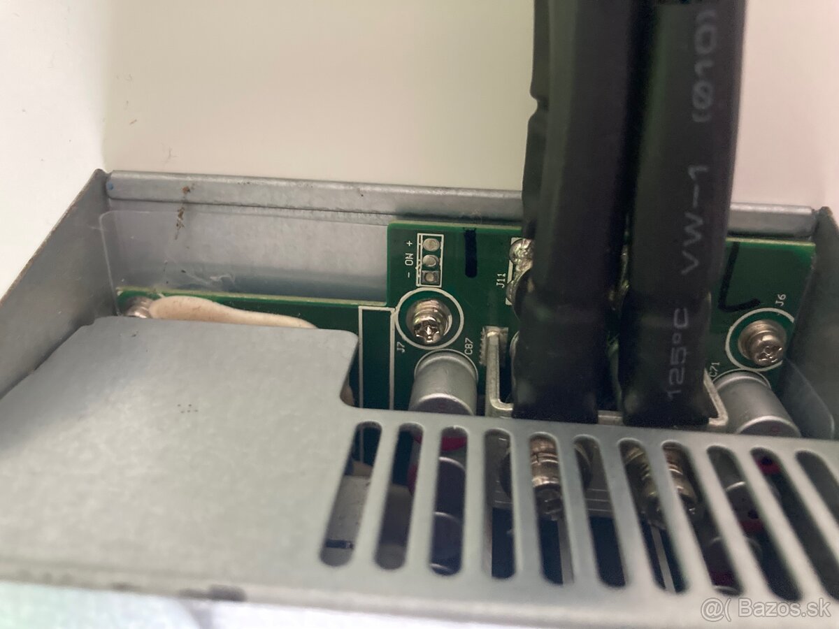 Profesionálny napájací zdroj Bitmain APW3++ 1600W – 12V 133A - 3