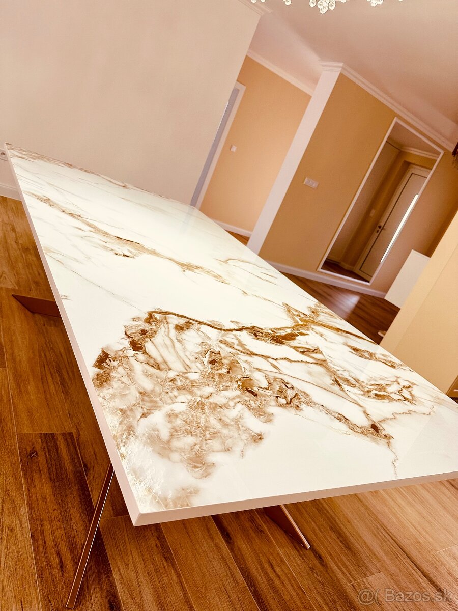 Jedálenský stôl - 3