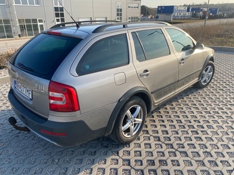 Škoda octavia 2 scout 2.0 TDI - 3
