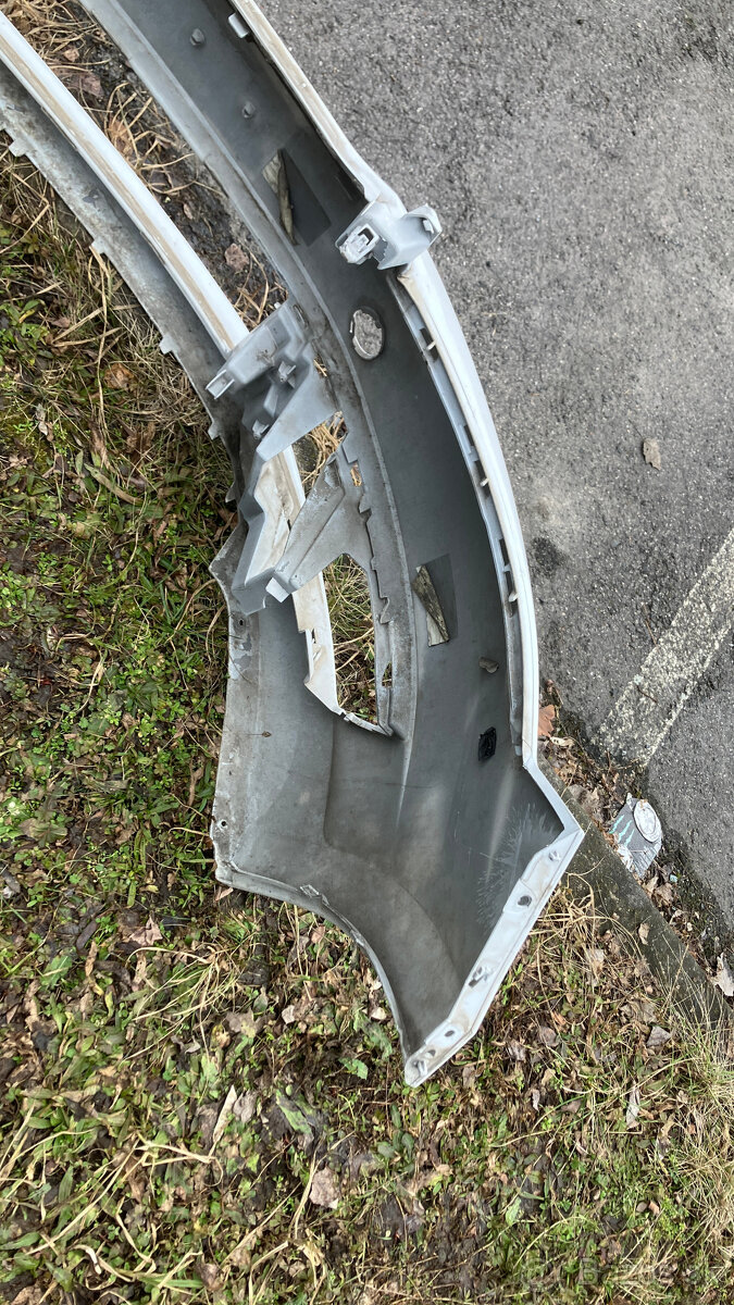 Predni naraznik skoda rapid bily - 3