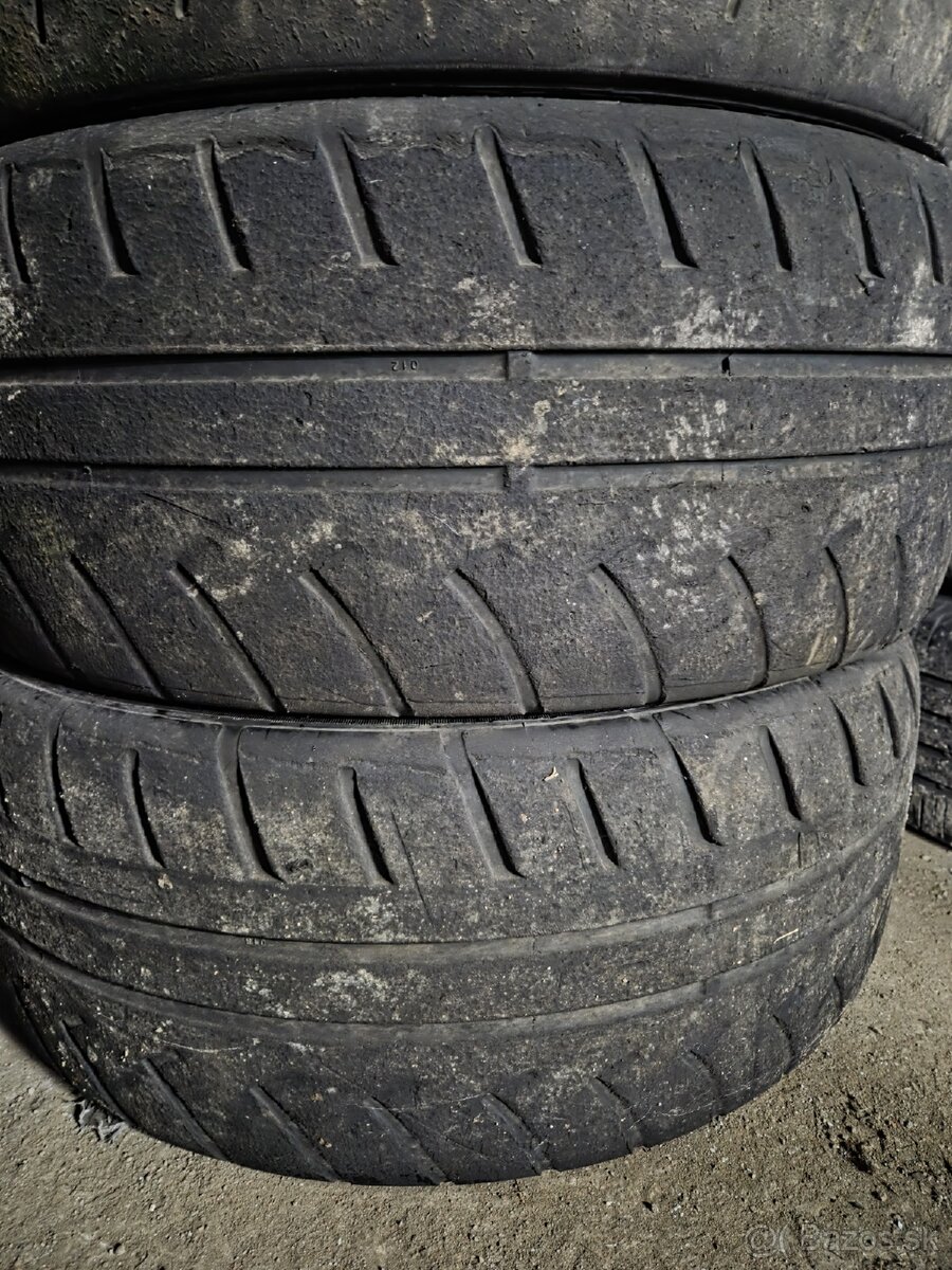 8x R17 semislick - 3