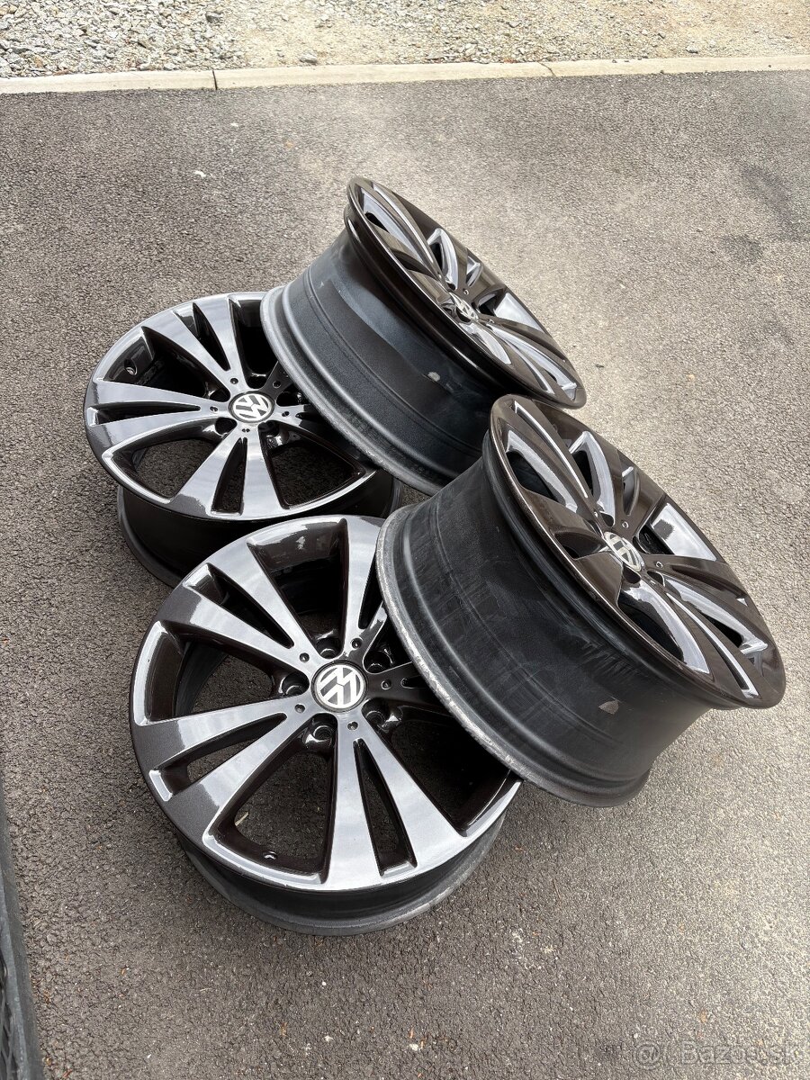 ZRENOVOVANE orig. VW R18 Chicago - 3