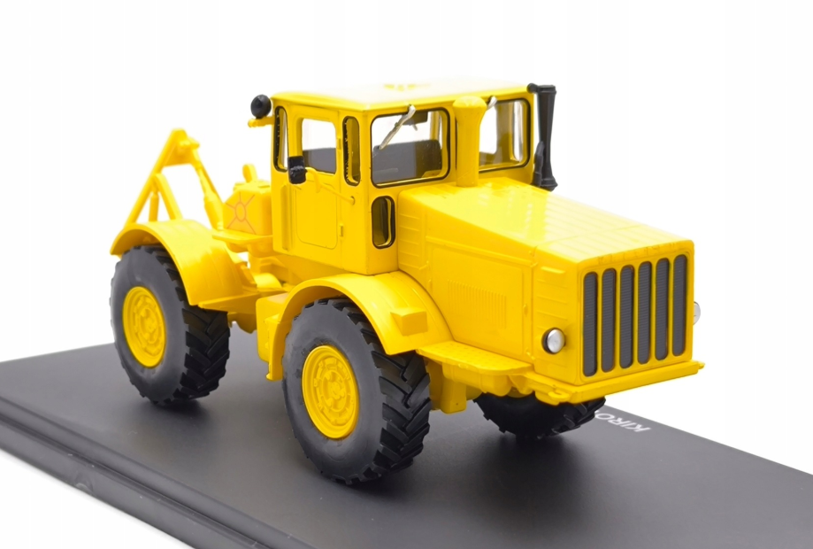 Kirovec K-700 1:43 - 3