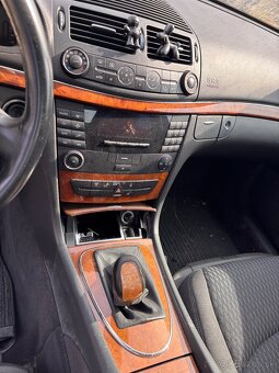Mercedes W211 220 cdi Rozpredam - 3