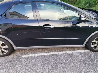 Honda civic Ufo 1.4i 1.8i rok 2007 čierna farba - 3