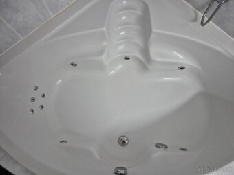Hydromasážna vaňa v TOP stave - 3