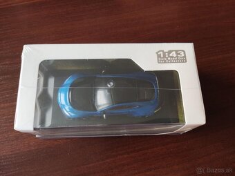 Aston Martin V12 Vantage 1:43 - 3