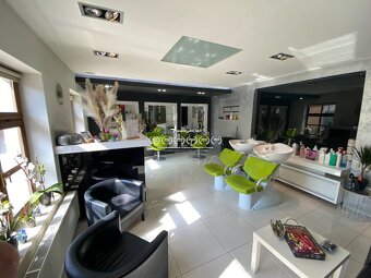 Na prenájom  obchodný priestor " Kaderníctvo " - 3