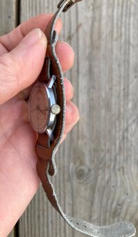 starožitné náramkové hodinky - 3