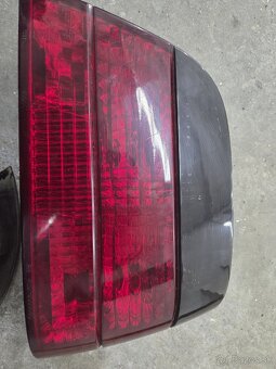 Predám zadné svetlá BMW E38 - 3