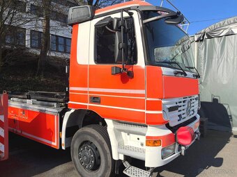 Predáme nosič kontajnerov MB Actros, 6x4 - 3