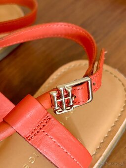 CELOKOŽENÉ SANDÁLKY zn.TOMMY HILFIGER č.40 - 3