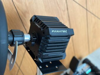 Fanatec Volant, Pedale, Zakladna a Stojan - 3