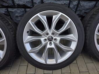 5x100 R18 Škoda Crater 215/45 R18 - 3