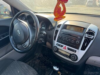 Kia Ceed 2008 na náhradné diely ND - 3