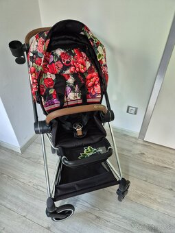 Predám kočík Cybex Priam Mios Spring Blossom Dark - 3