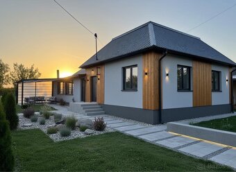 🏡 Na predaj rodinný dom s veľkým pozemkom v obci Vrbnica - 3