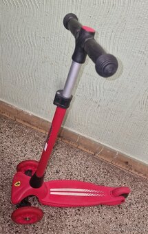 Kolobežka Ferrari - 3