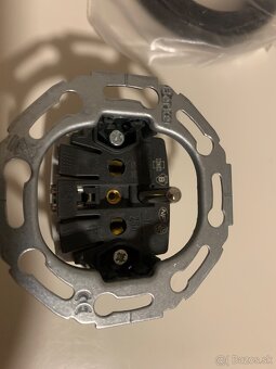 Berker vypinac, zasuvka, krytky - 3