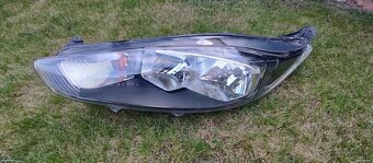 Ford Fiesta VII MK7 2013 - 2017 facelift - svetlo lampa - 3
