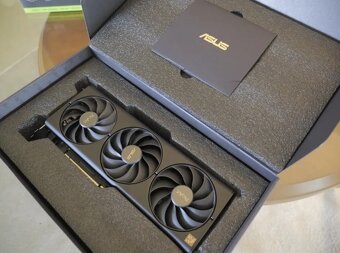 Predám TOP grafiku ASUS RTX4070 12GB GDDR6 - 3