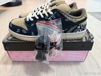 Nike x Travis Scott – SB Dunk Low (45) - 3