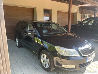 Škoda Octavia Combi 2.0 TDI PD 4x4 Elegance ICE+ - 3