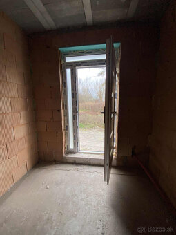 Na predaj 5 izbový rodinný dom v obci Dunajský Klátov s možn - 3