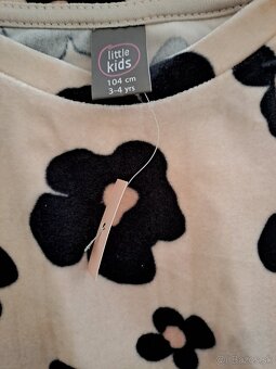 Dievčenské tričko s kvietočkami veľkosť 104 - 3