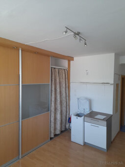 Prenajmem garzonku na sidlisku Medvedzie - 3