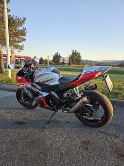 Suzuki gsxr 1000 k7 - 3