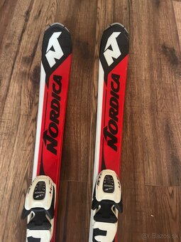 Lyže+lyžiarky+prilba+paličky - 3