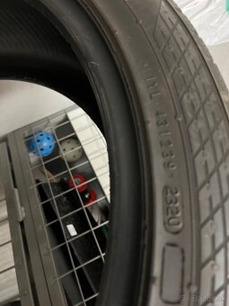 Darujem zimnu pneu 225/45R19 - 3