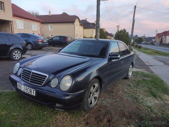 Mercedes -benz E270 - 3