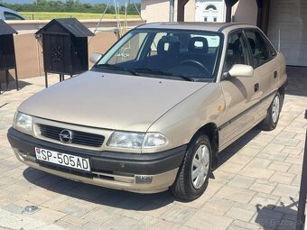 Predam Opel astra Classic, 1.6 , Benzin, 55kw, 2001 - 3