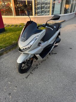 Honda PCX 125, 180 km v záruke - 3
