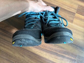 Turistické topanky - podrážka Vibram - 3