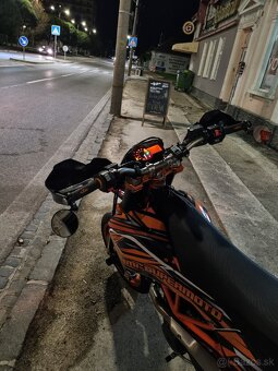 KTM SMC 690 R Supermoto - 3