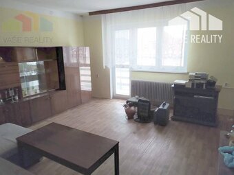 Priestranný rodinný dom s garážou, Vrbové - 3