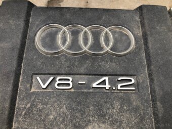 AUDI Q7 - Kryt motora 4.2 TDI V8 - 3