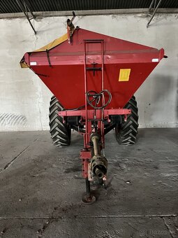 Rozmetadlo priemyselných hnojív Bredal B6 - 3