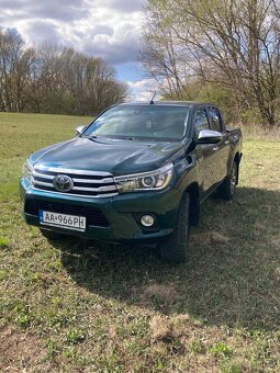 Toyota Hilux 2,4 D - 3